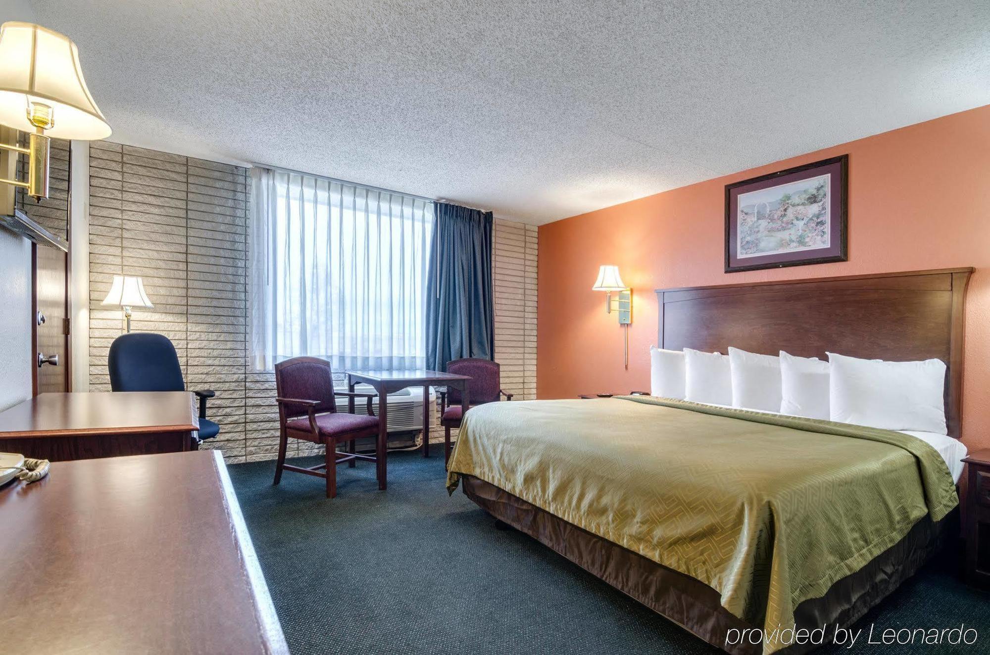 Americas Best Value Inn Salina Buitenkant foto