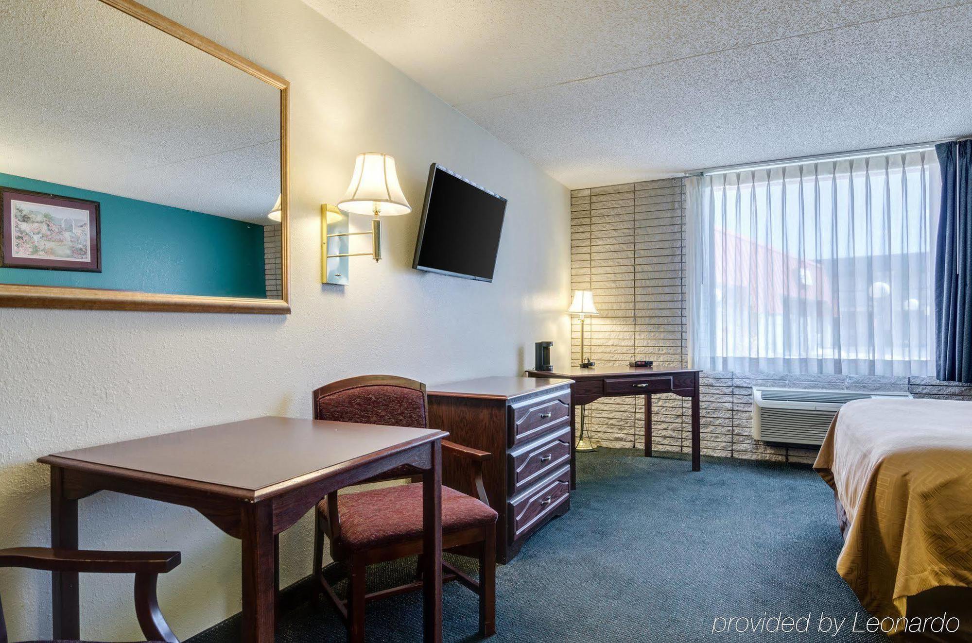 Americas Best Value Inn Salina Buitenkant foto